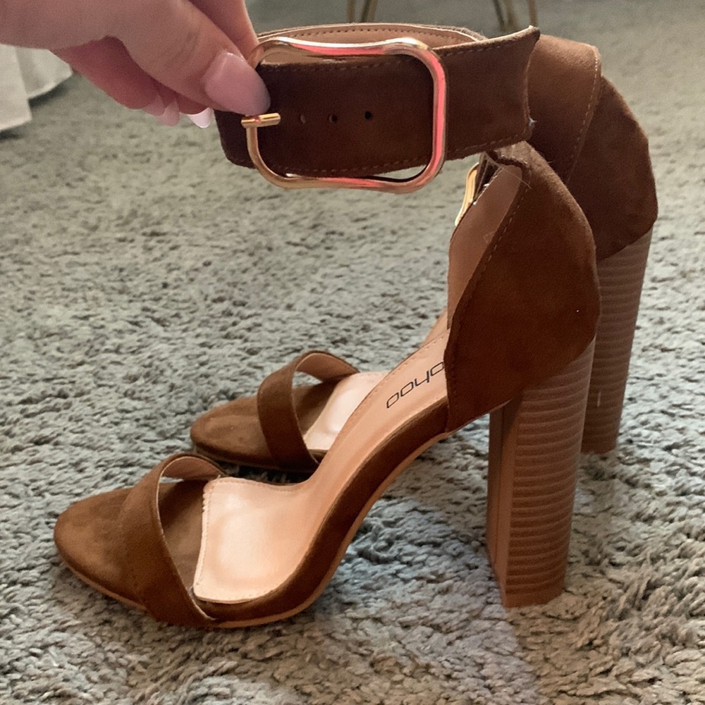 NWOT boohoo ankle strap heels